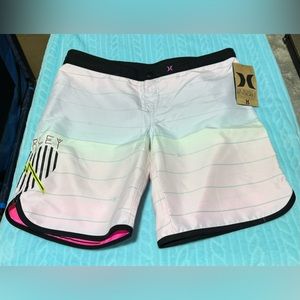 NWT HURLEY REVERSIBLE SHORTS SIZE 7